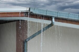 roof gutter leaking
